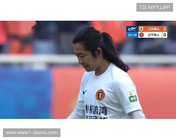 李提香中场组织梳理 铁人老将经验丰富传球精准